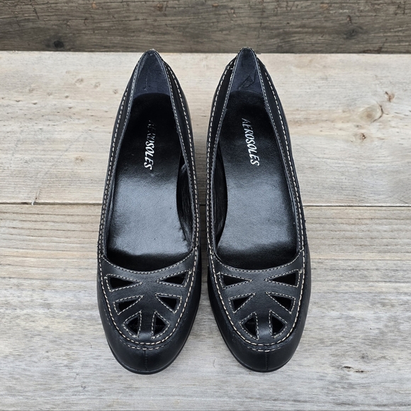 AEROSOLES Dolly Classic Minimalist Leather Cutout Details Comfort Heels 7M - Picture 8 of 15